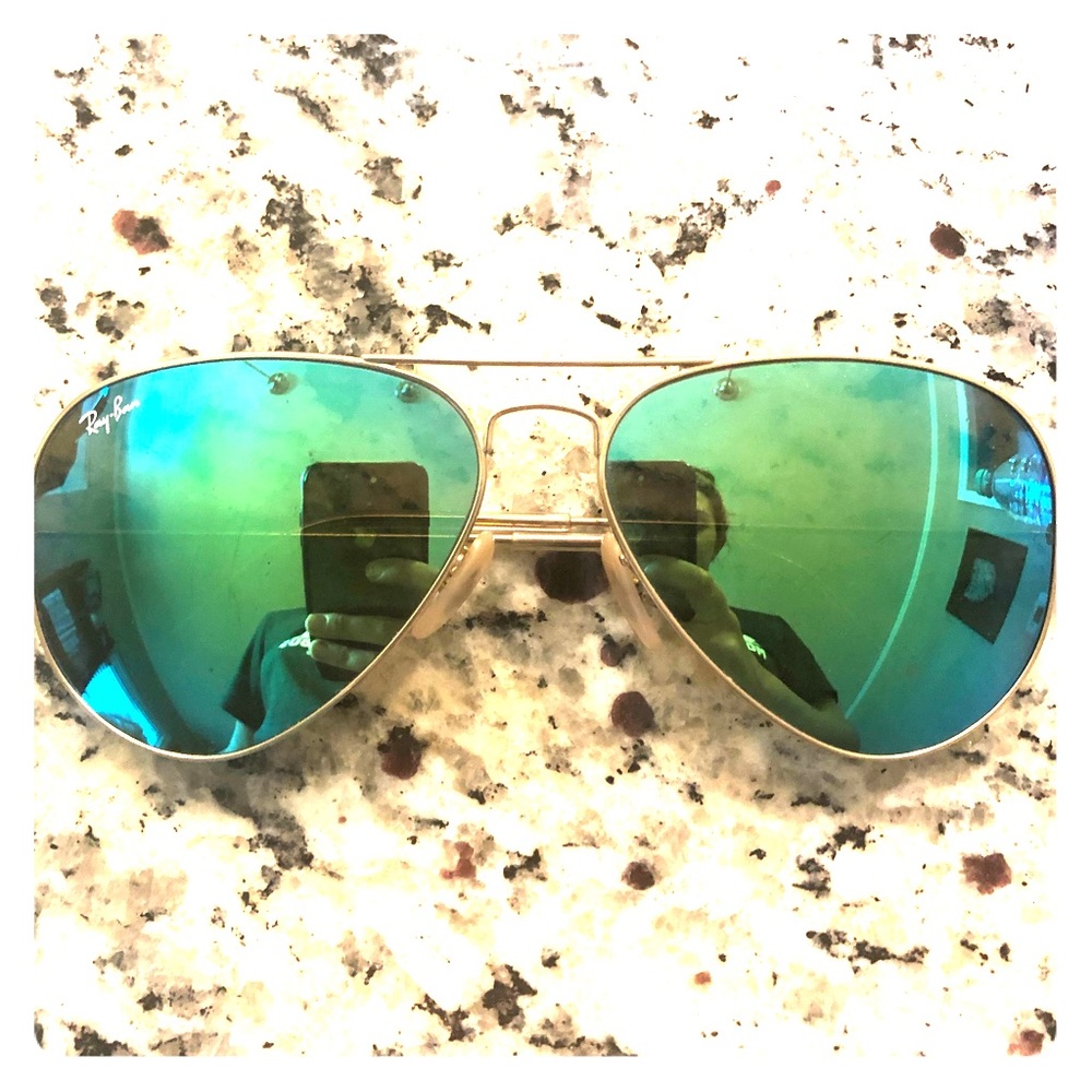 ray ban blue aviator in the L